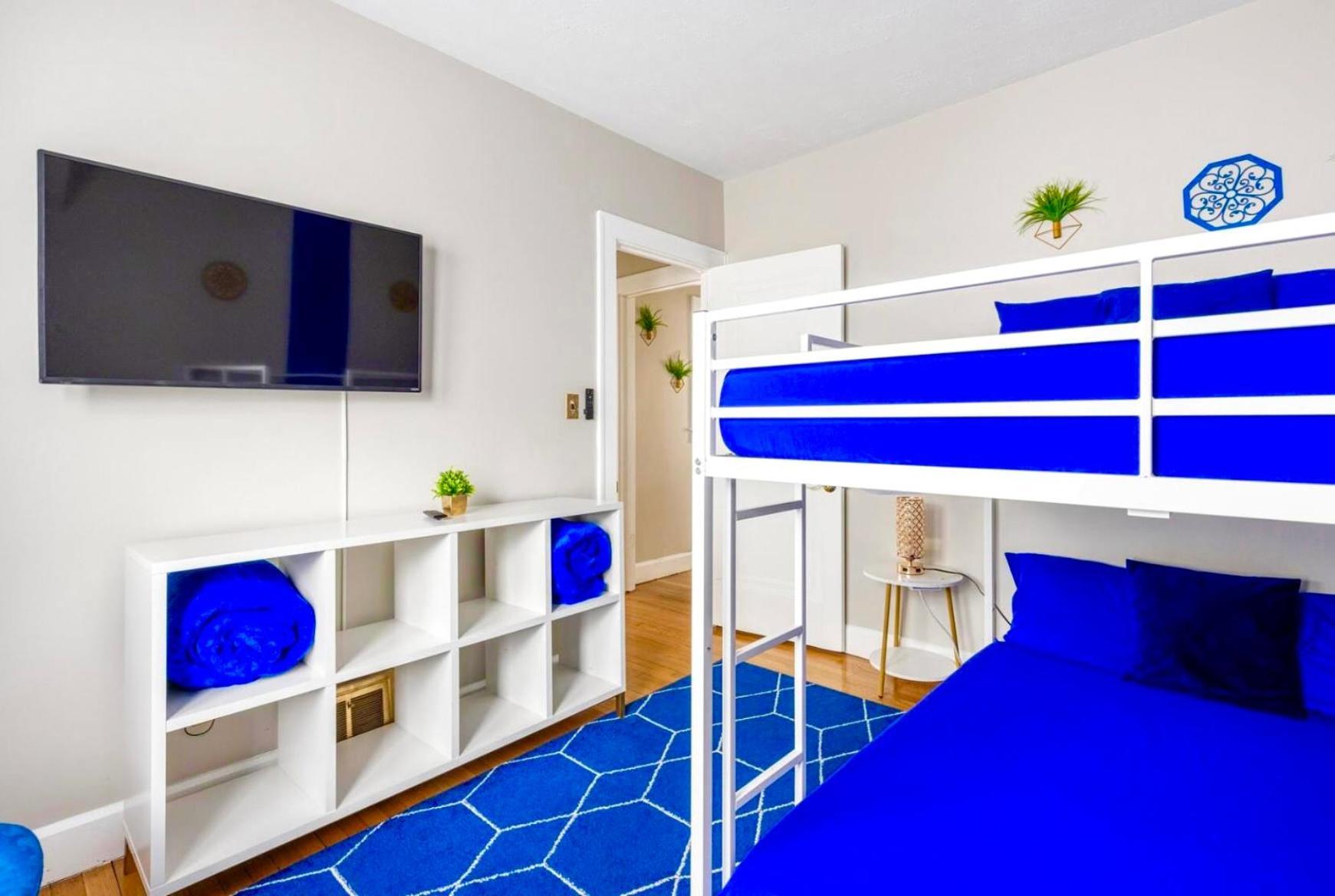 The Sapphire Haven - Your Old Brooklyn Oasis Awaits Families, Couples, Business Travelers Near Downtown With Parking, 300 Mb Wifi & Self Check-In Cleveland Luaran gambar