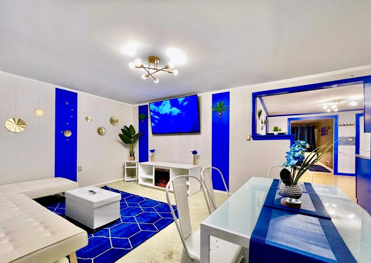 The Sapphire Haven - Your Old Brooklyn Oasis Awaits Families, Couples, Business Travelers Near Downtown With Parking, 300 Mb Wifi & Self Check-In Cleveland Luaran gambar