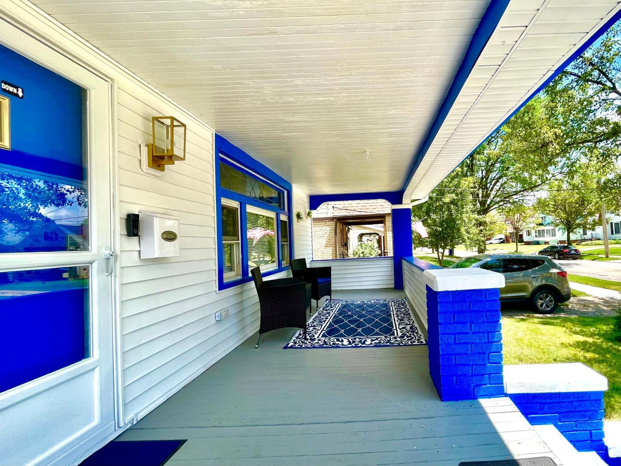 The Sapphire Haven - Your Old Brooklyn Oasis Awaits Families, Couples, Business Travelers Near Downtown With Parking, 300 Mb Wifi & Self Check-In Cleveland Luaran gambar