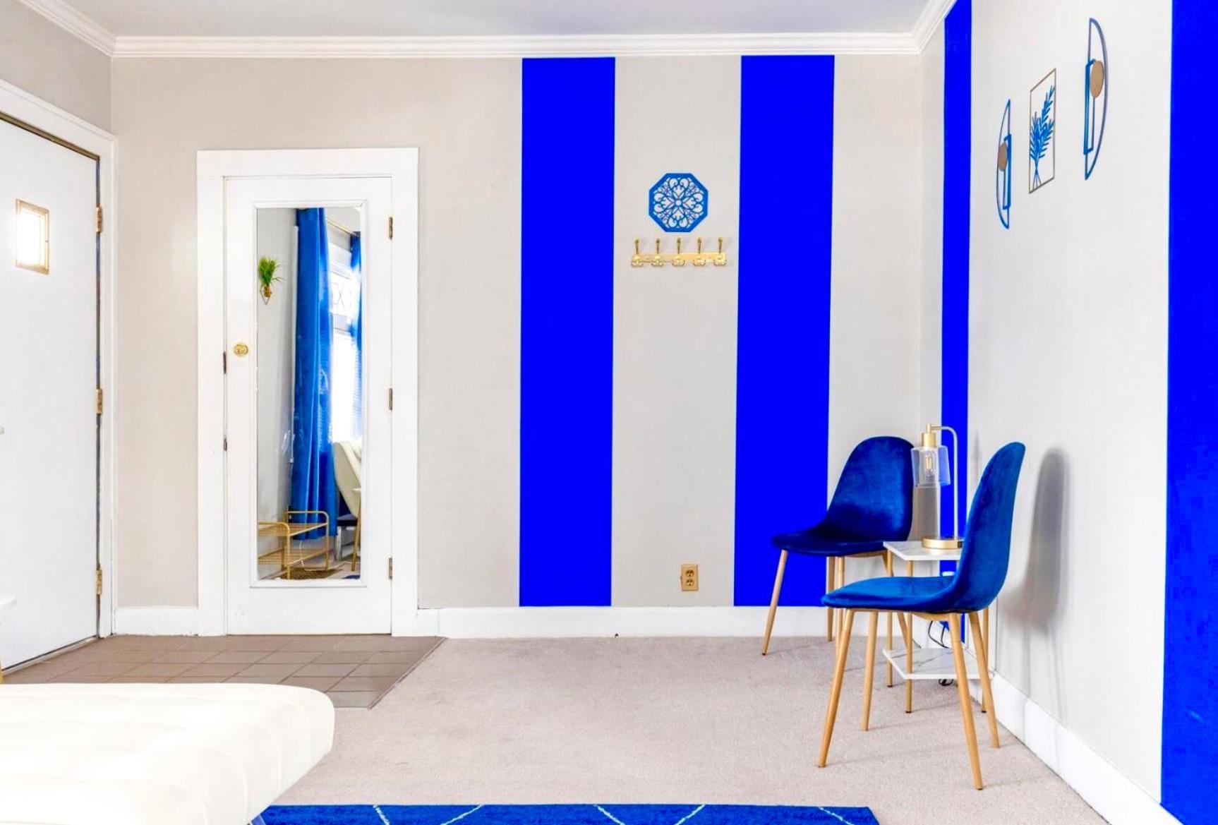 The Sapphire Haven - Your Old Brooklyn Oasis Awaits Families, Couples, Business Travelers Near Downtown With Parking, 300 Mb Wifi & Self Check-In Cleveland Luaran gambar