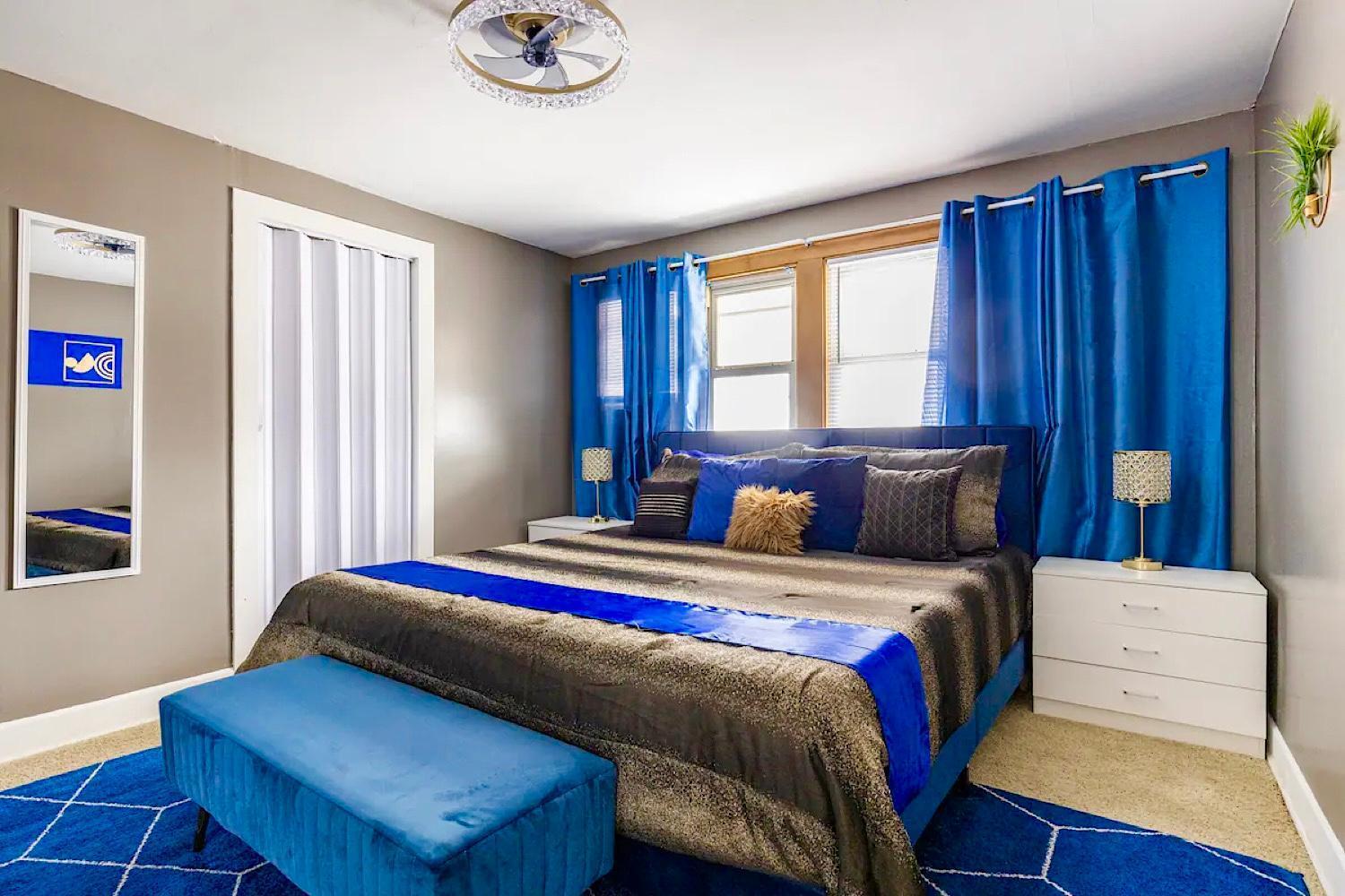 The Sapphire Haven - Your Old Brooklyn Oasis Awaits Families, Couples, Business Travelers Near Downtown With Parking, 300 Mb Wifi & Self Check-In Cleveland Luaran gambar
