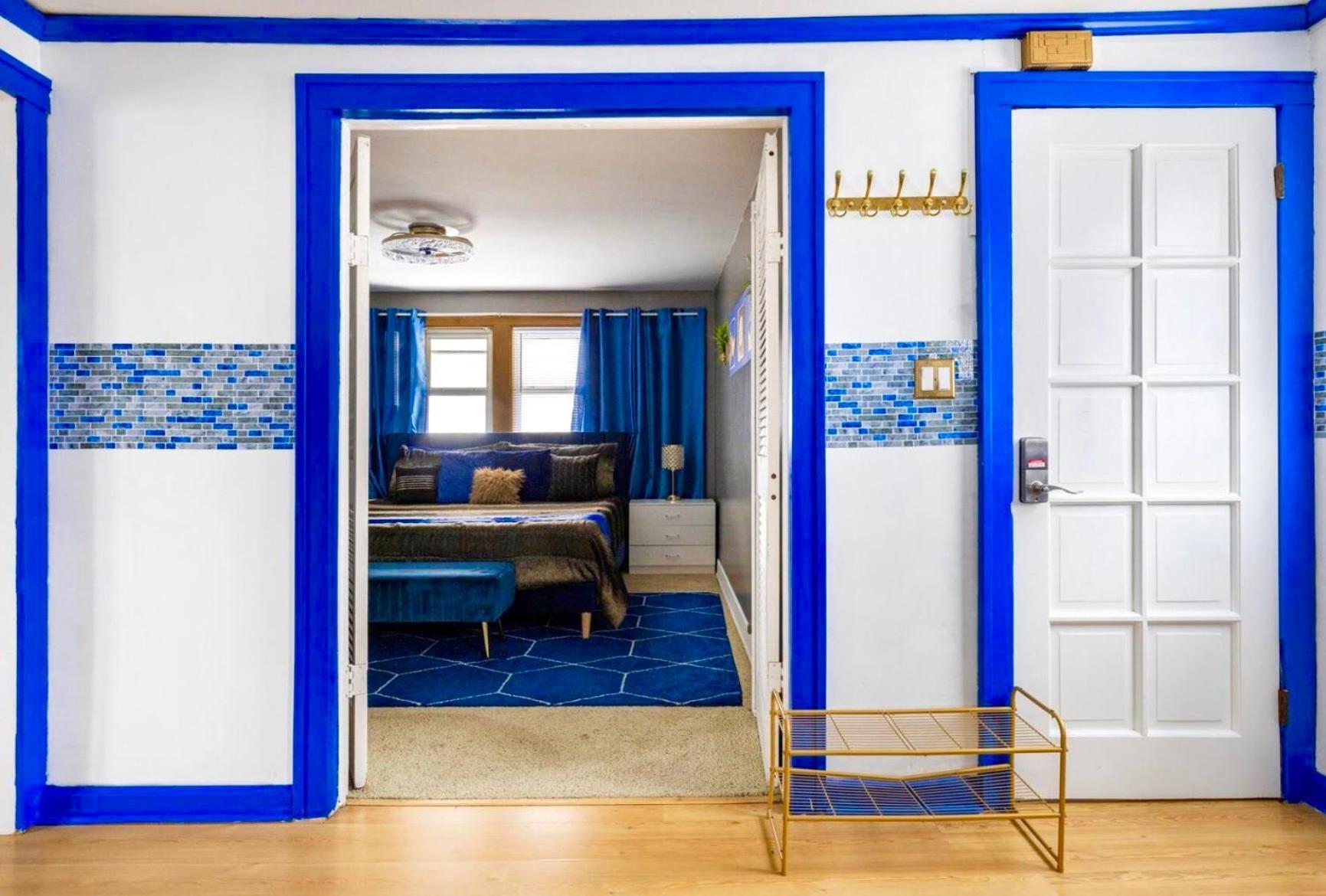 The Sapphire Haven - Your Old Brooklyn Oasis Awaits Families, Couples, Business Travelers Near Downtown With Parking, 300 Mb Wifi & Self Check-In Cleveland Luaran gambar