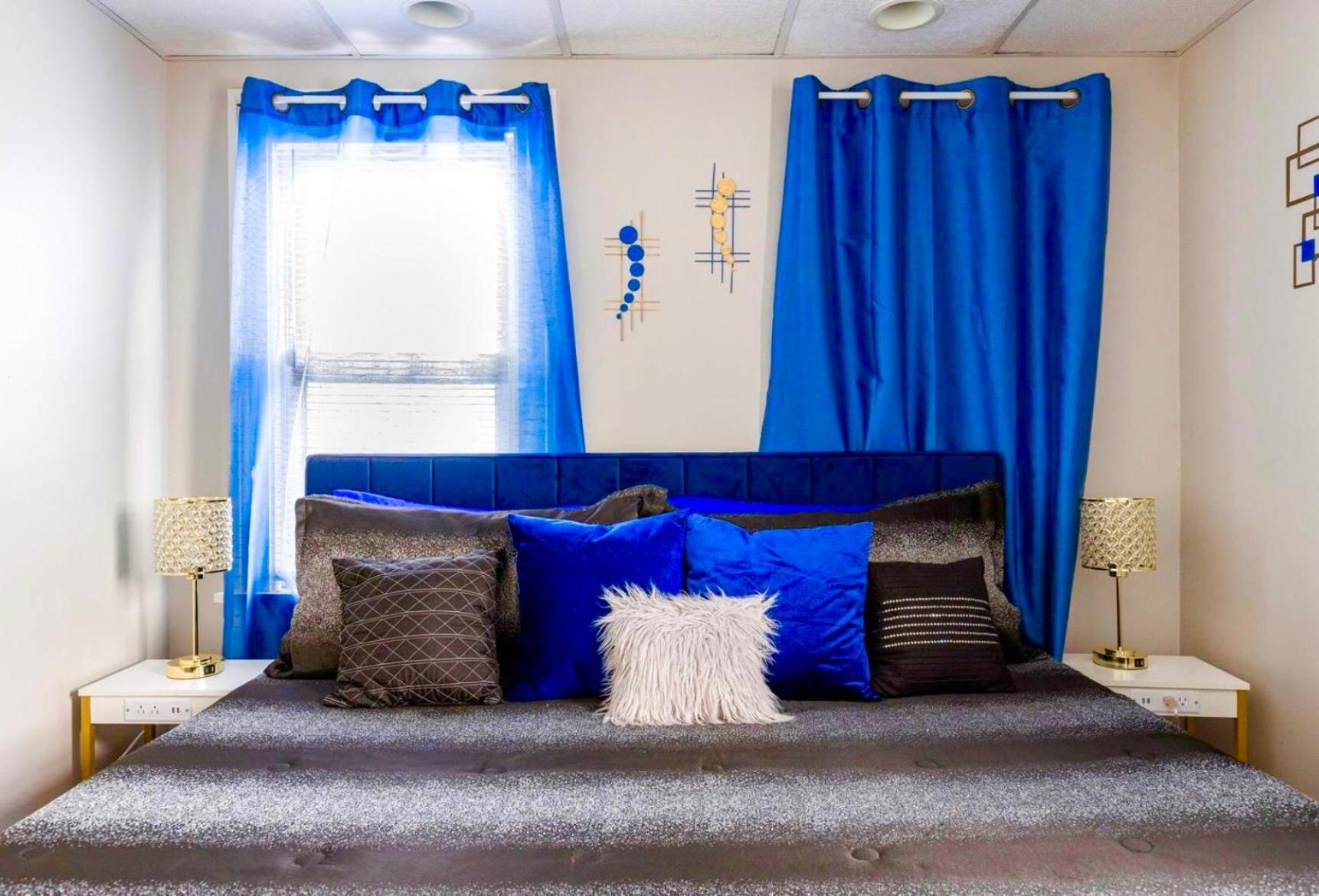 The Sapphire Haven - Your Old Brooklyn Oasis Awaits Families, Couples, Business Travelers Near Downtown With Parking, 300 Mb Wifi & Self Check-In Cleveland Luaran gambar