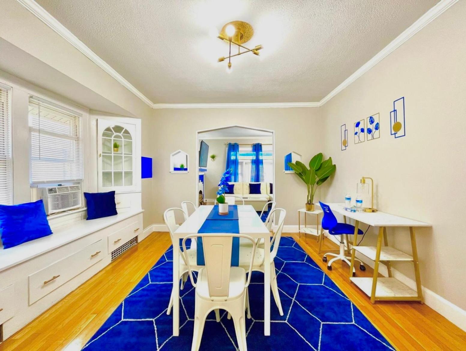 The Sapphire Haven - Your Old Brooklyn Oasis Awaits Families, Couples, Business Travelers Near Downtown With Parking, 300 Mb Wifi & Self Check-In Cleveland Luaran gambar