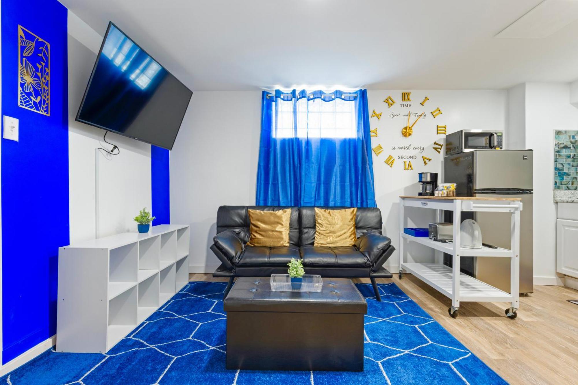 The Sapphire Haven - Your Old Brooklyn Oasis Awaits Families, Couples, Business Travelers Near Downtown With Parking, 300 Mb Wifi & Self Check-In Cleveland Luaran gambar