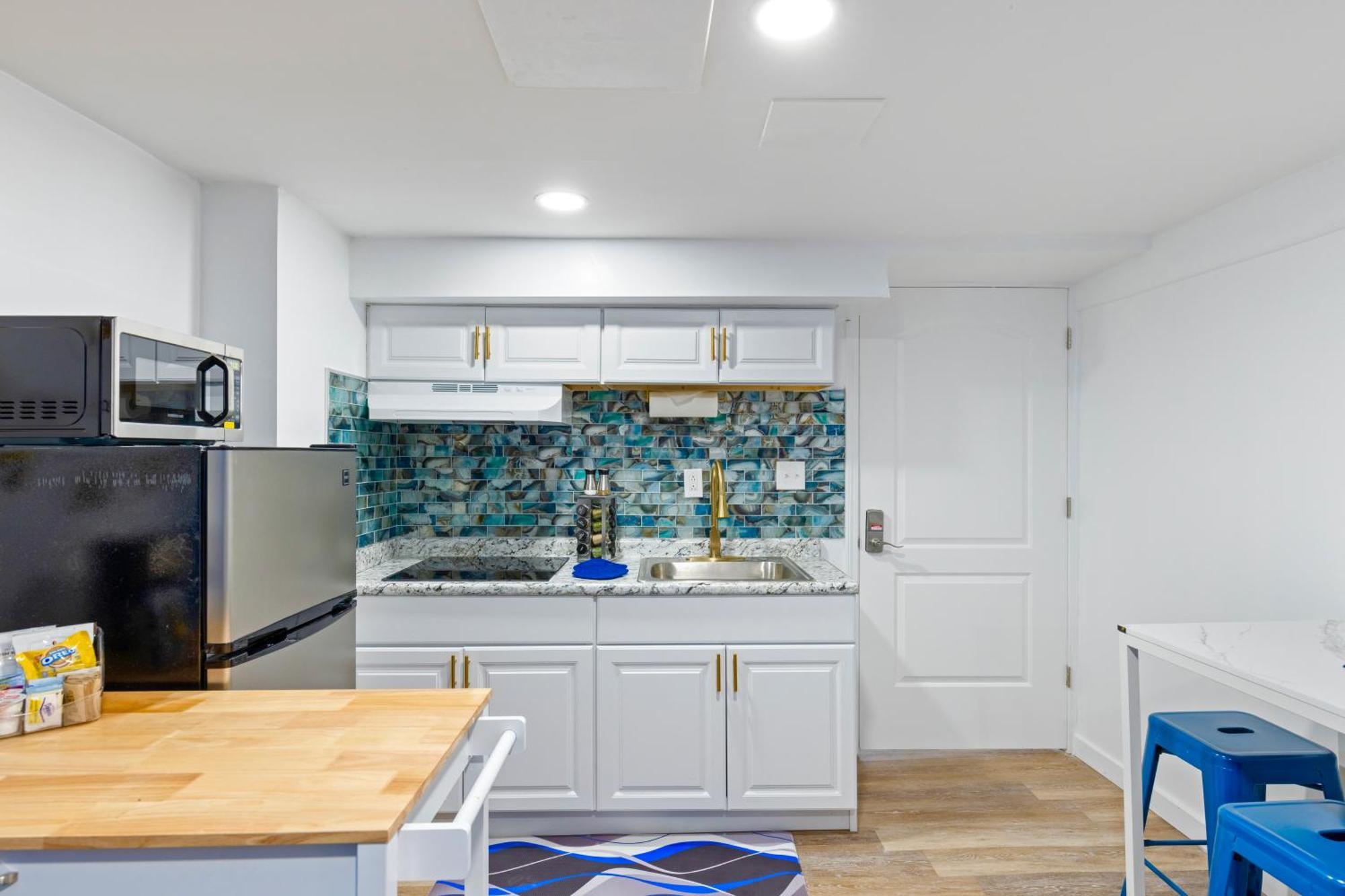 The Sapphire Haven - Your Old Brooklyn Oasis Awaits Families, Couples, Business Travelers Near Downtown With Parking, 300 Mb Wifi & Self Check-In Cleveland Luaran gambar